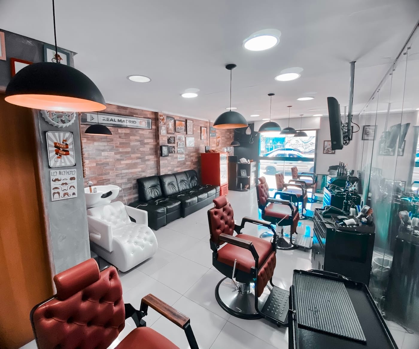 Barbearia Aguiar, ambiente